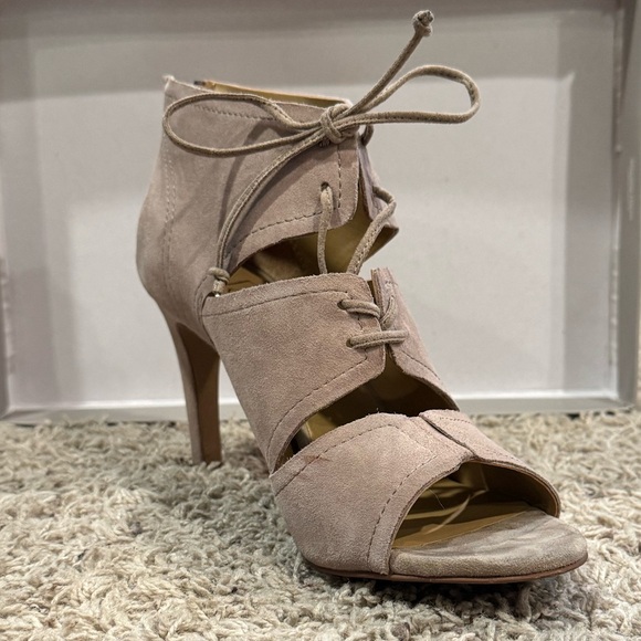 Franco Sarto Shoe - Picture 1 of 7